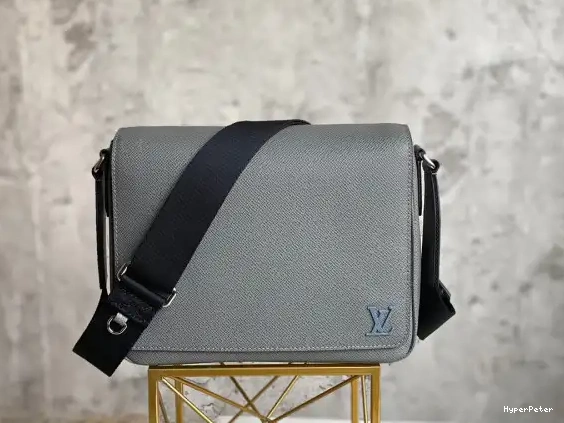 VUITTON PM LOUIS DISTRICT 0610